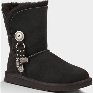 UGG Australia Azalea Black Short Boots 9